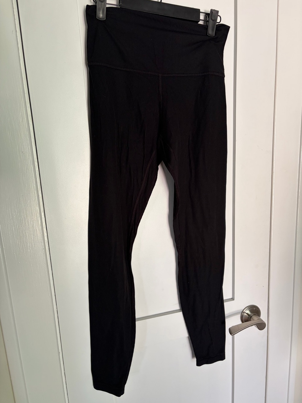 24. Size 8 LULULEMON Black Ribbed Align Leggings